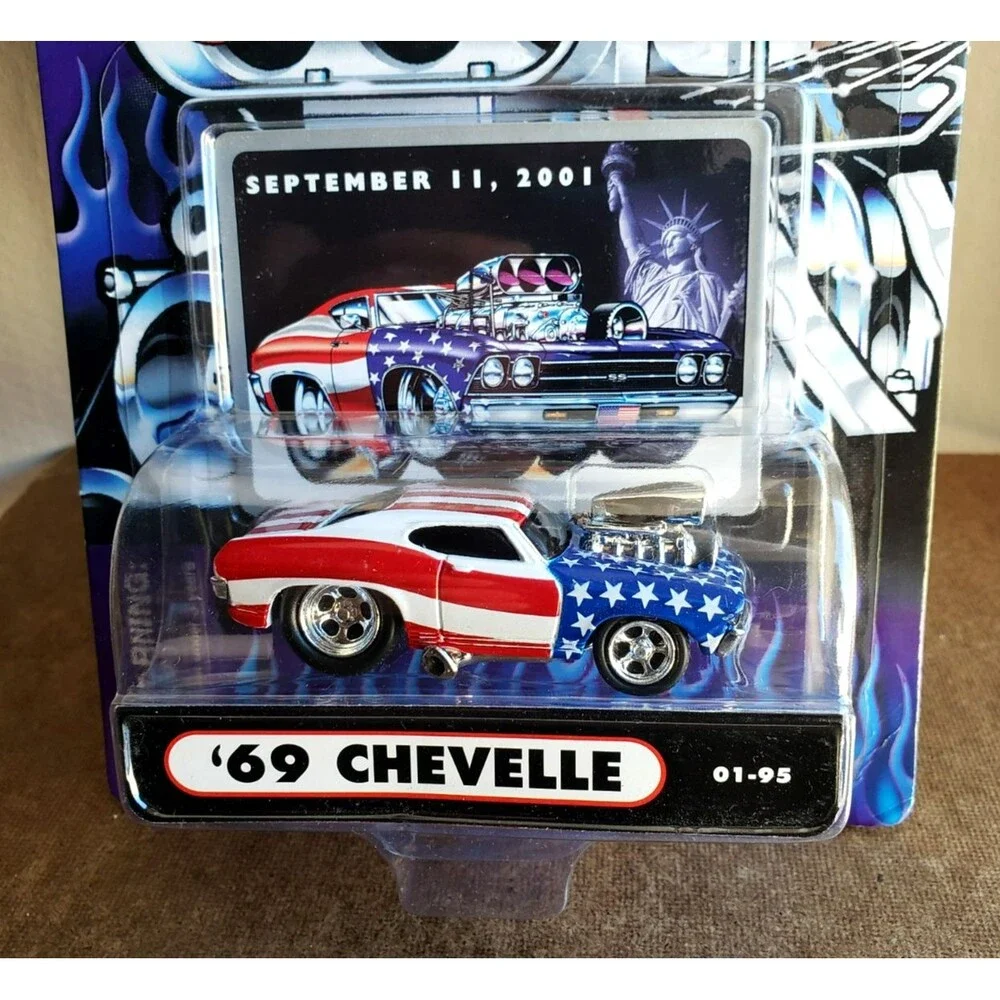 2001 Muscle Machines 1969 CHEVELLE September 11, 2001 1:64 Stripes & Stars 01-95